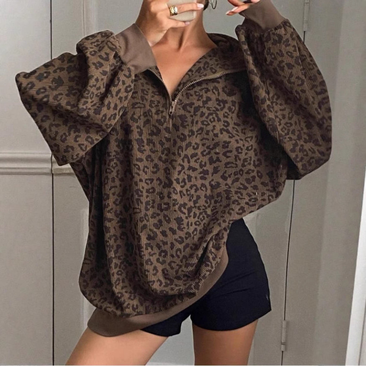 Selena – Cozy Leopard Print Sweatshirt