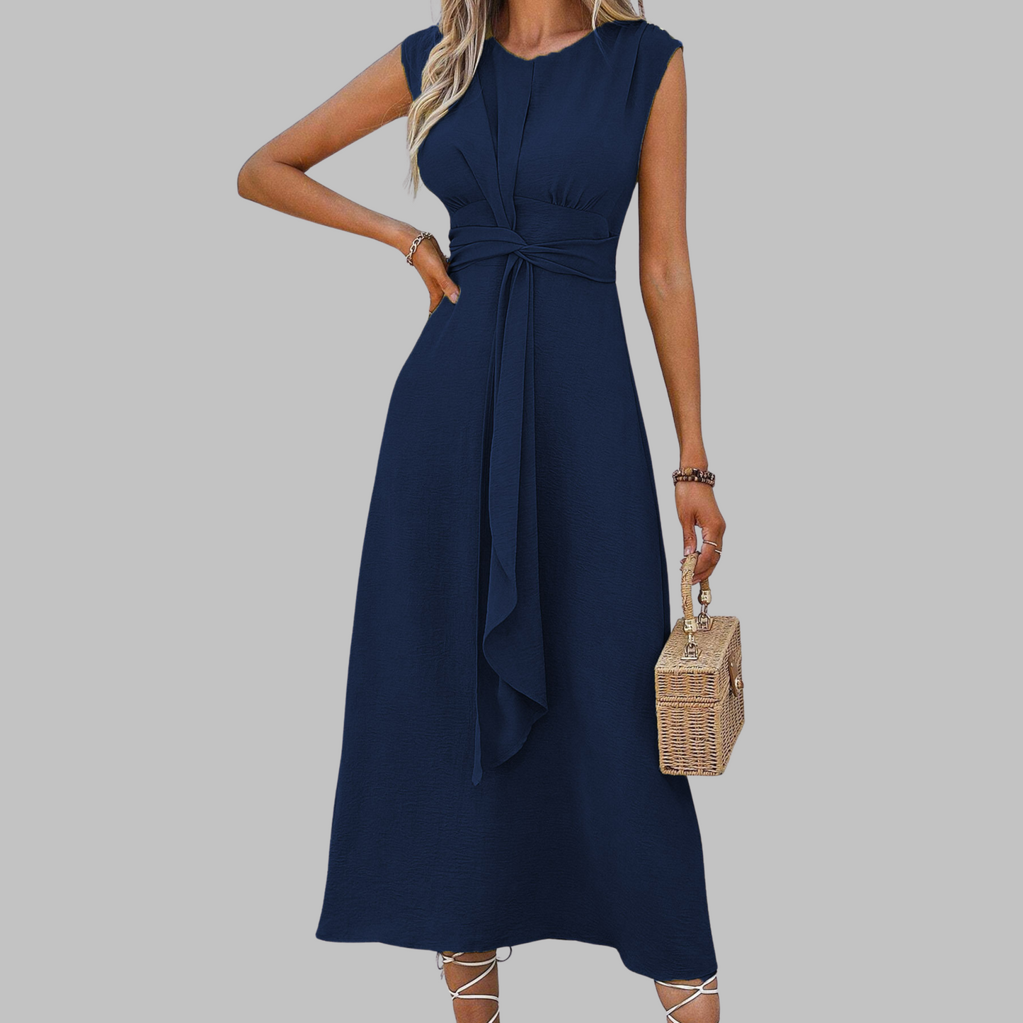 Seraphina – Elegant Sleeveless Round Neck Maxi Dress