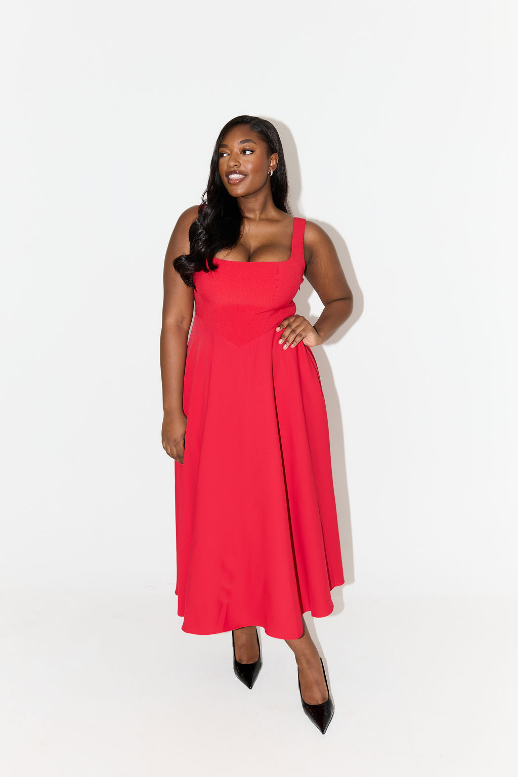 Thalira – Timeless Flowy Midi Dress