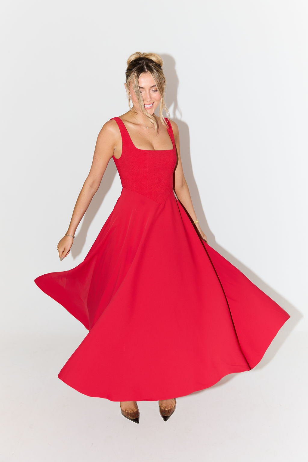 Thalira – Timeless Flowy Midi Dress