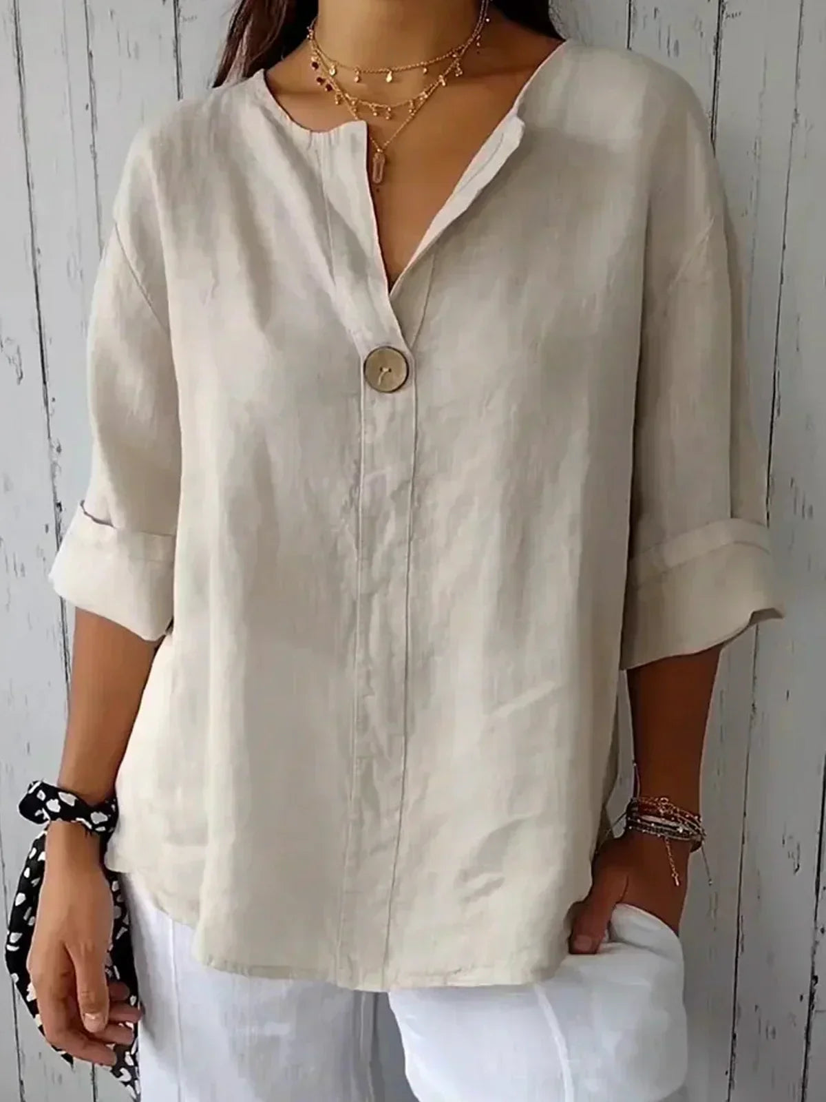 Betty - Casual V-Neck Blouse