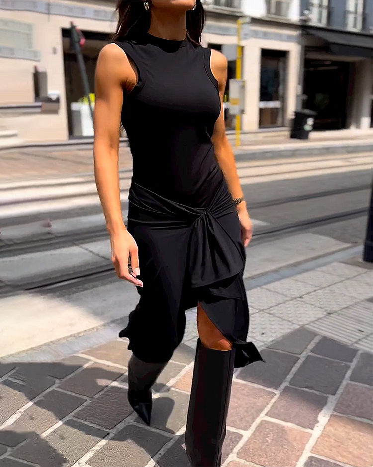 Elara  | Graceful Long Sleeveless Dress