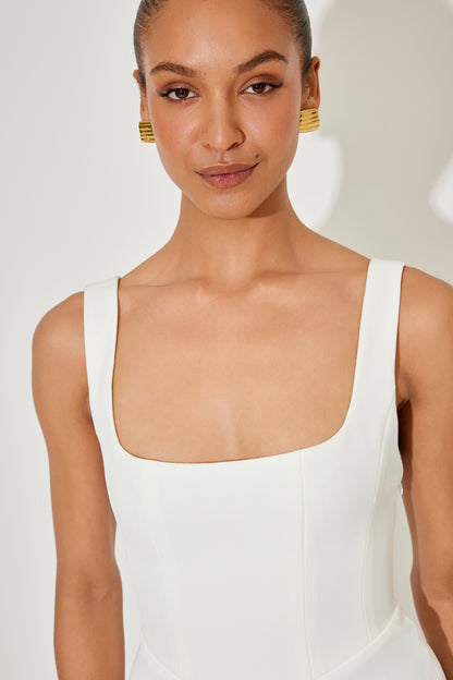 Thalira – Timeless Flowy Midi Dress