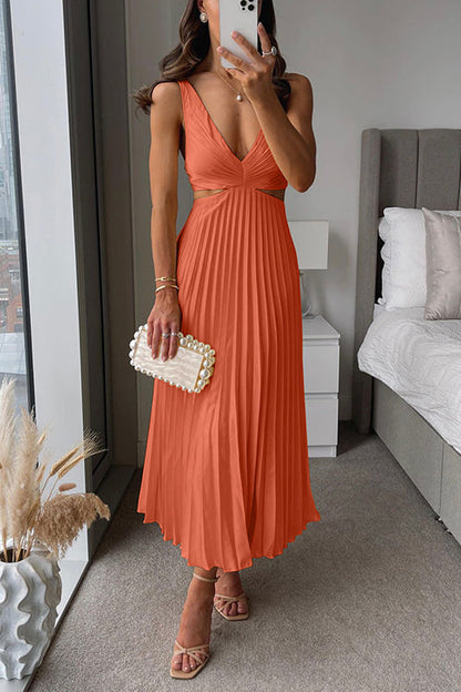 EVA | Cut Out Waist Sleeveless Pleated Maxi Dress