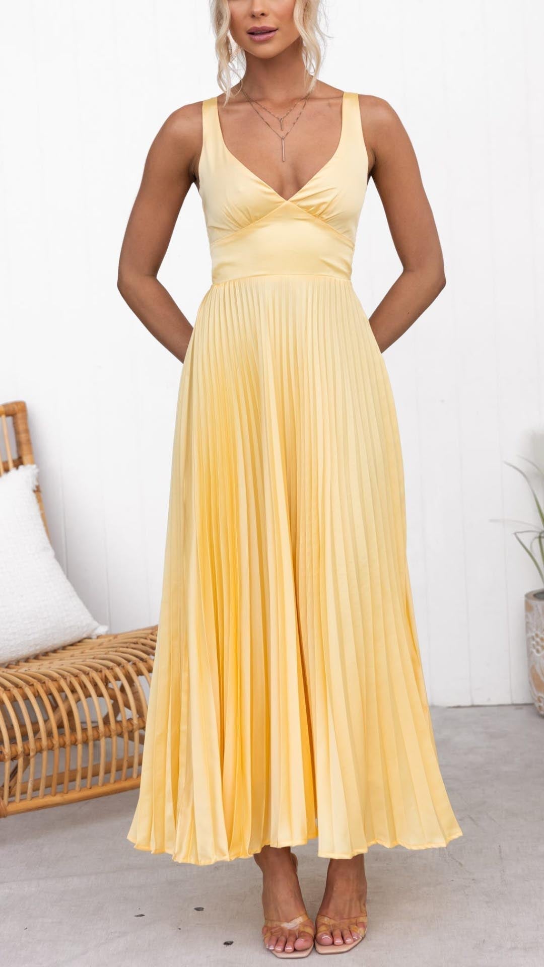 Heidi - Pleated Maxi Dress with V-Neck