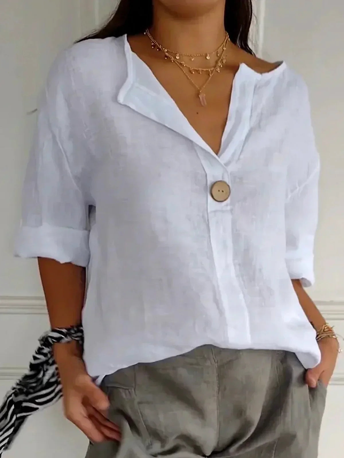 Betty - Casual V-Neck Blouse
